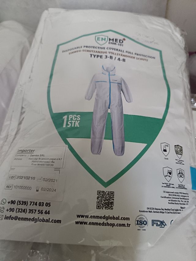 Tute protettive monouso contro agenti chimico-bio