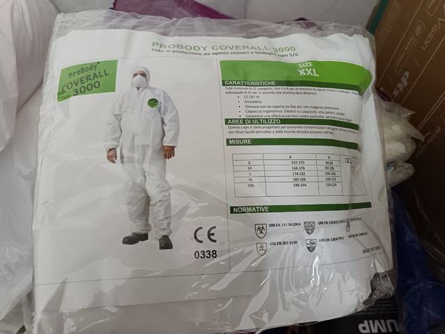 Tute protettive monouso contro agenti chimico-bio