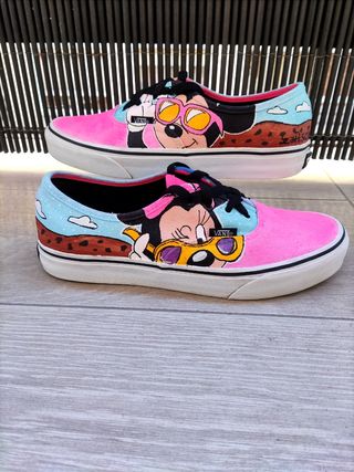 Zapatillas Vans pintadas Disney 