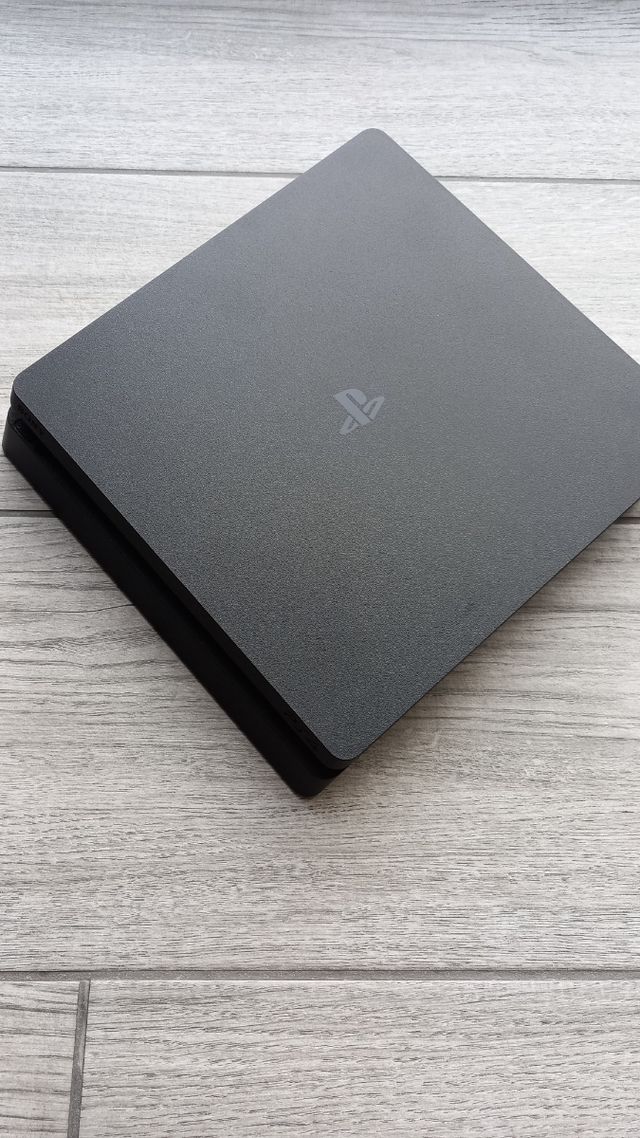 PS4 (PlayStation 4) + 8 Juegos + Mando