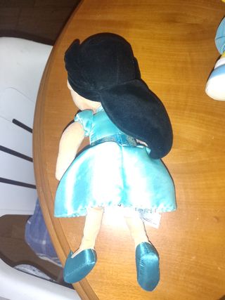 3 Peluches: Mulan, Bart & Minion 9.50 
