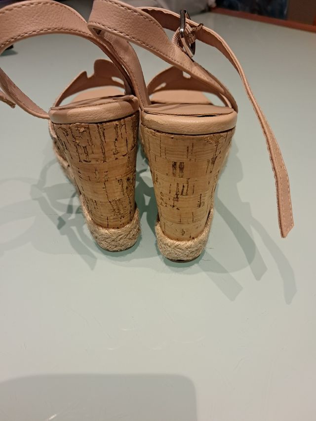 Sandalias cuña New Look beige
