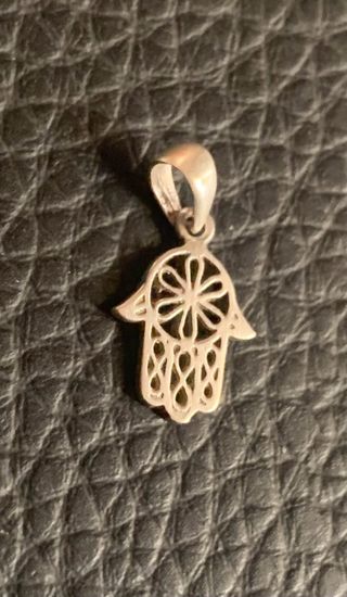 Plata de ley: Mano de Fátima