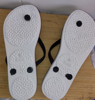 Chanclas SOL blancas y negras
