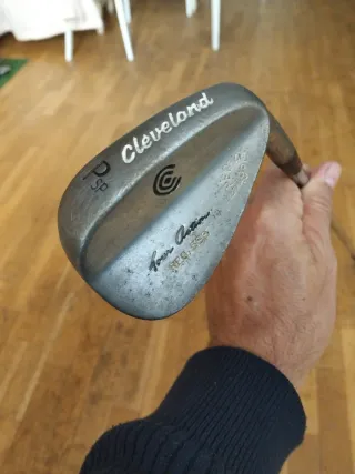 wedge pitch Cleveland Tour Action 49°