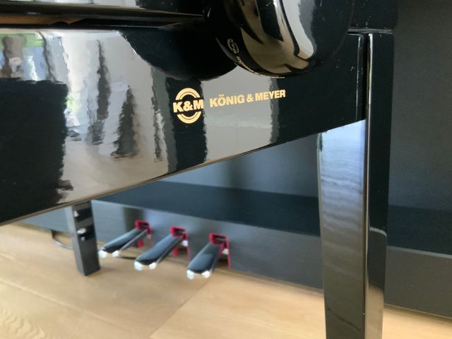 Piano YAMAHA CSP-170B Clavinova y banqueta K&M
