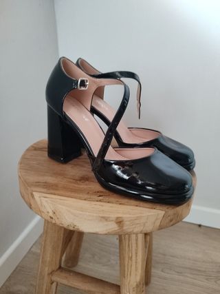 Zapatos negros tacón alto