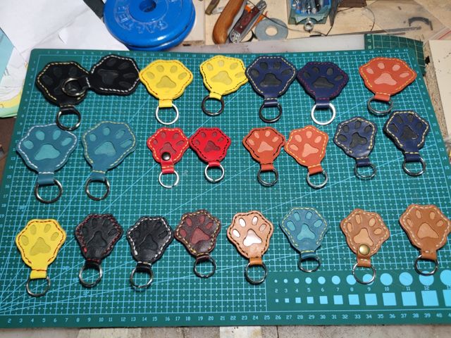 Llaveros huella porta pelo mascota