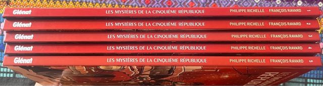 Lote BD Les Mystères de la 5e République - T1 a T5
