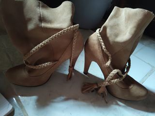 Botines beige Stradivarius