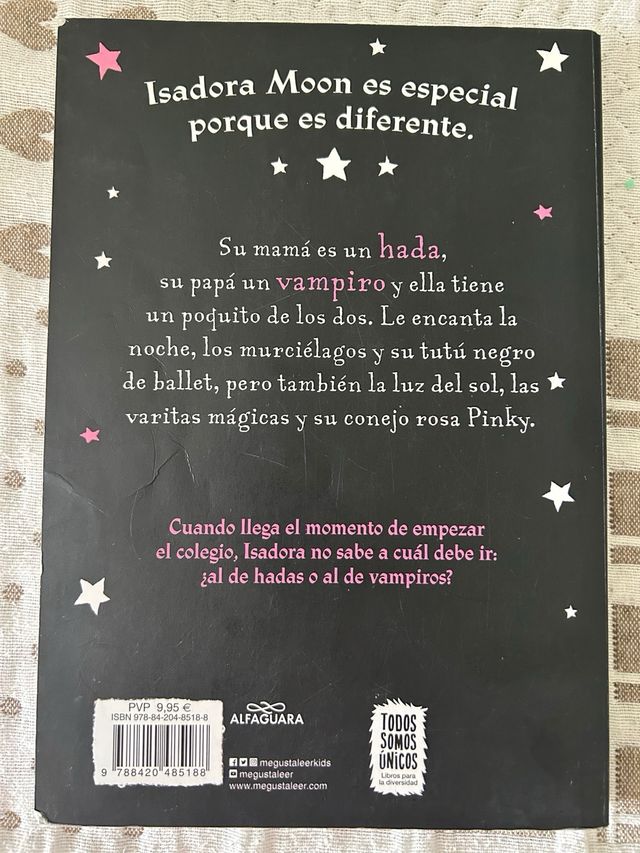 Isadora Moon va al colegio / Isadora Moon Goes ...