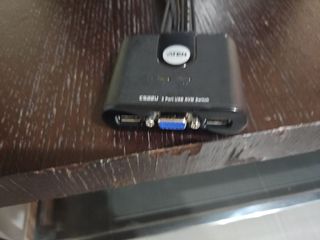 Switch KVM VGA USB x2: una pantalla