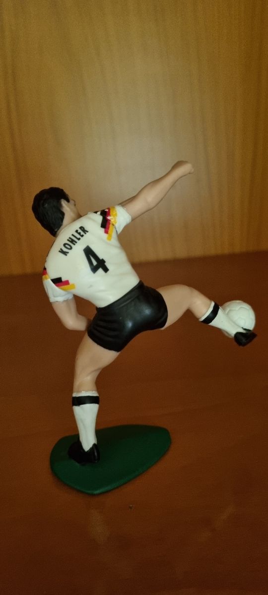 Figura jugador Alemania años 80