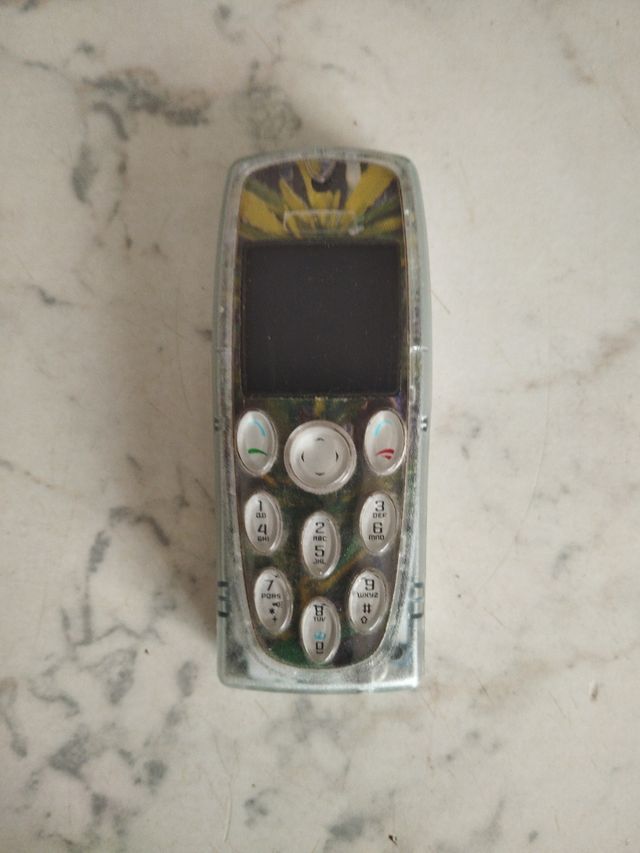 Nokia 3200 - Teléfono móvil antiguo