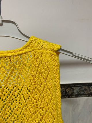 Chaleco crochet amarillo-gris