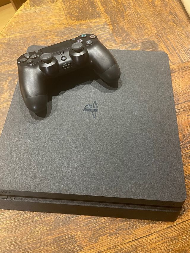 PS4 (PlayStation 4) negra -  Slim  500Gb