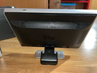 2 PCs HP + monitor + 2 teclados