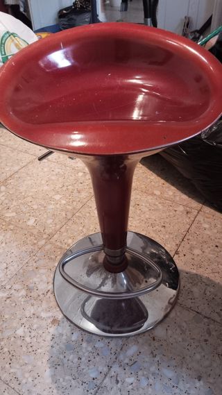 Taburetes rojos - 2 uds.  Regulables