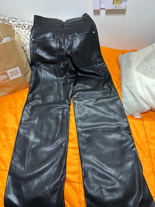 Pantalones Bershka piel negra XS