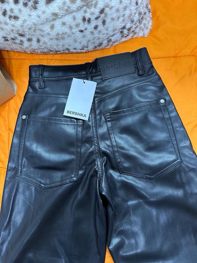 Pantalones Bershka piel negra XS