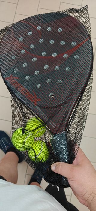 Pala pádel + 3 pelotas