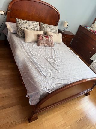 Dormitorio clásico madera