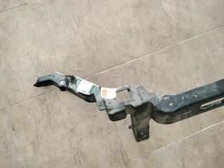 Soporte radiador delantero