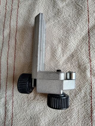 Fresadora Makita con base de aluminio