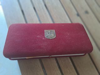 joyas dorado caja roja