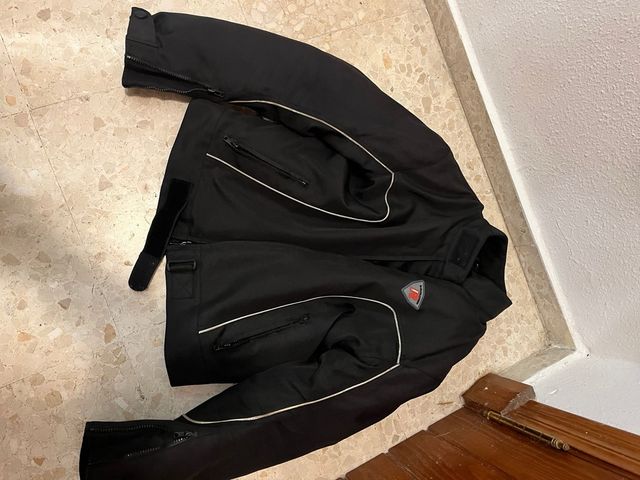 Chaqueta moto negra