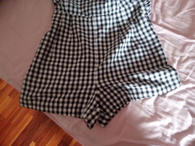 Peto corto Kiabi blanco y negro