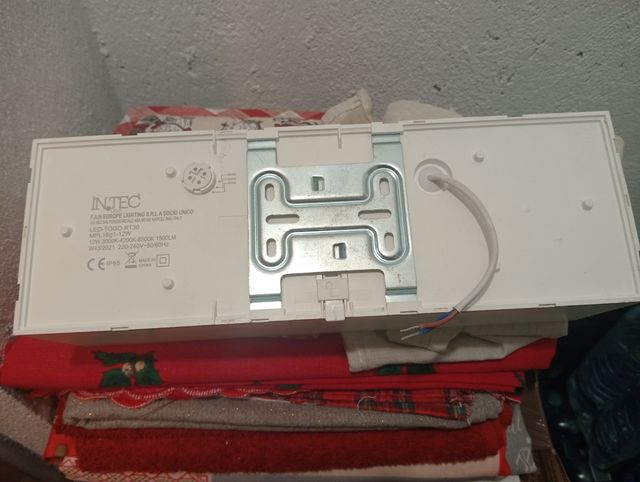 Applique LED bianca - plastica