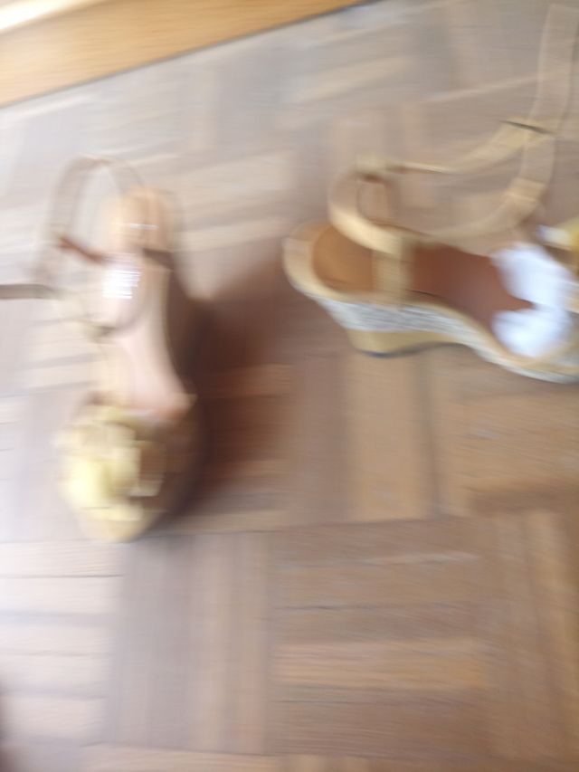 Sandalias amarillas tacón cuña