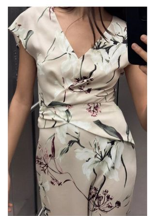 Vestido Zara midi floral XS