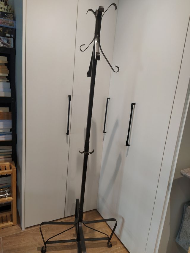 Perchero negro metal - robusto