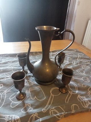 Set da liquore antico: brocca + 4 bicchieri