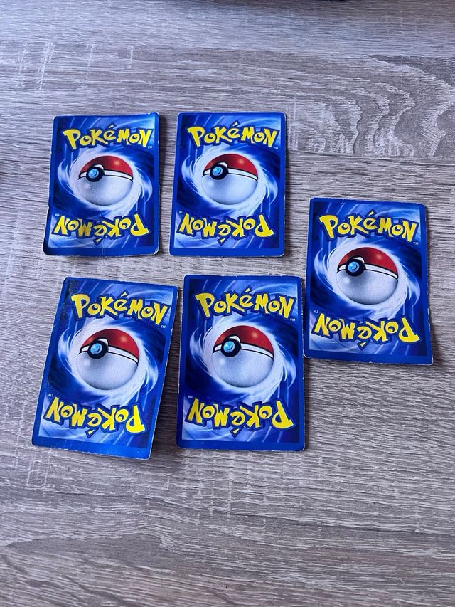 Carte Pokémon: Squirtle, Meowth e altre