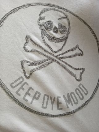 Camiseta Zara - Calavera Bordada
