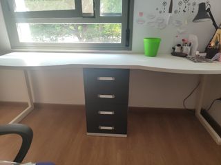 Escritorio blanco y gris - 10/10