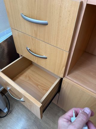 Estantería de madera escalonada 
