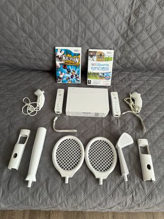 Wii + 2 juegos + accesorios