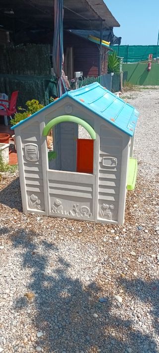 Casita infantil de plástico