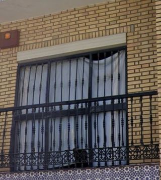 Reja puerta balcón ancho 1.91, alto 1.88