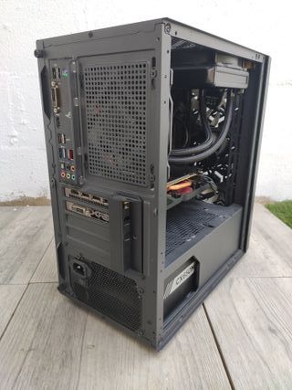 PC Gamer i5-8400 | 32GB RAM | RX570 | 1TB M.2 |W11