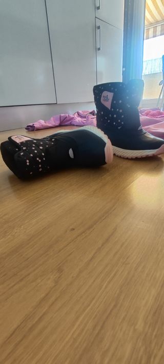 Chaqueta y pantalon esquiar niña 8 años y botas