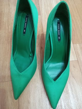 Zapatos Zara tacón verde 38