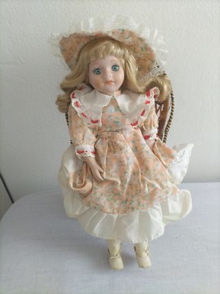 Muñeca porcelana antigua