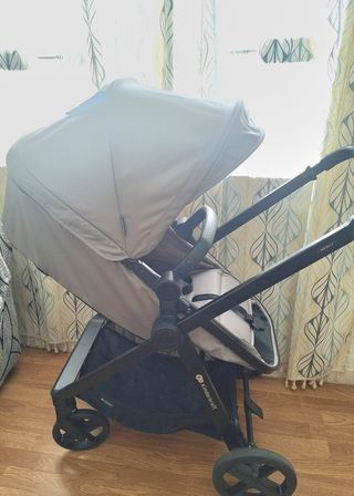 Kinderkraft: Cochecito bebé gris con caja