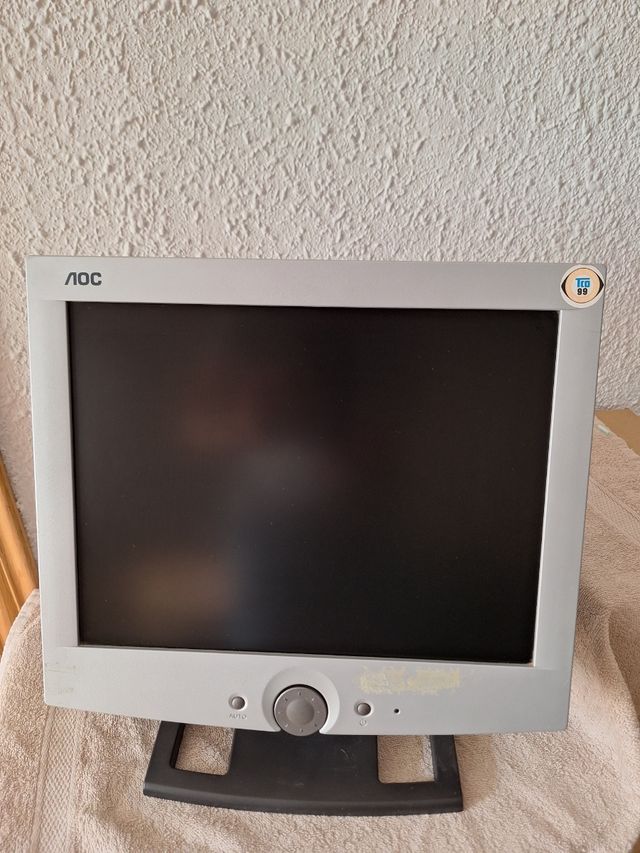 Monitor AOC TFT 15"