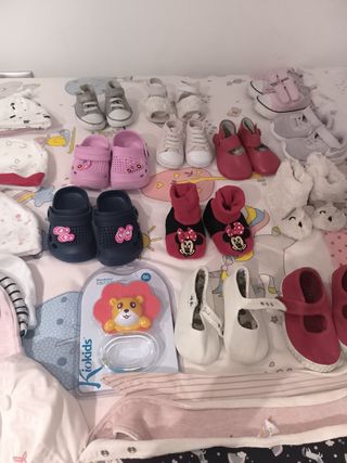 Ropa y zapatos recién nacido